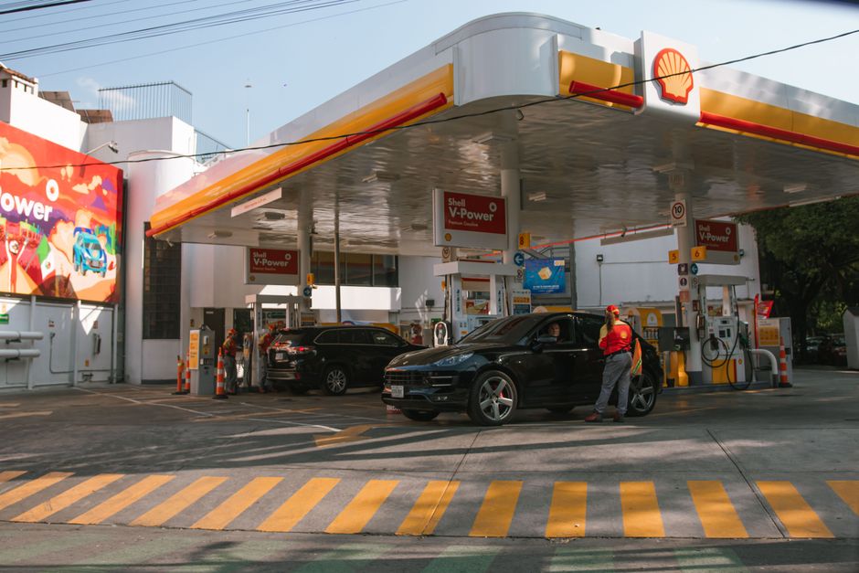 Km por litro de gasolina: cuánto debe rendir tu camioneta de reparto en México (y cómo dejar de tirar dinero)